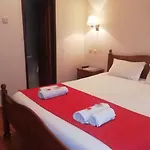 Apolo Bed & Breakfast *